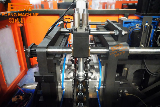 Boisson en plastique de soufflement de CDD de jus de l'eau d'étendue de machine de 4 cavités de bouteille complètement automatique d'ANIMAL FAMILIER