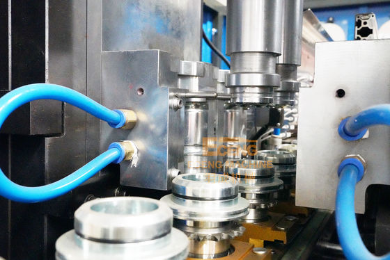 Machine automatique de soufflage de corps creux de cavité du pot 2 d'animal familier avec l'alimentation de main de préformation