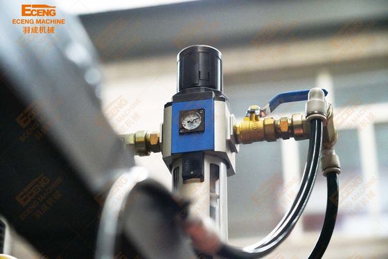 Équipement complètement automatique d'exemples de soufflage de corps creux à haute production