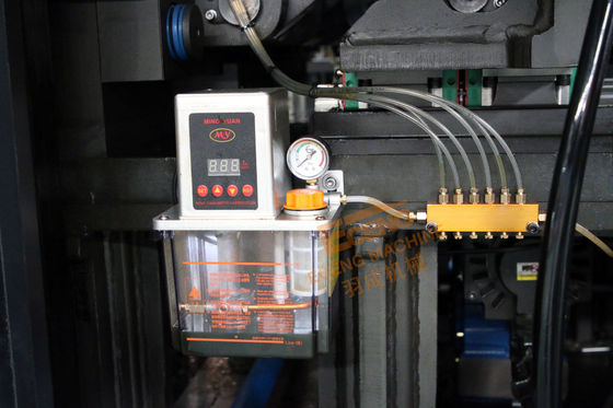 Machine K12 de soufflage de corps creux de 12 cavités complètement automatique avec 26000BPH pour des bouteilles d'ANIMAL FAMILIER