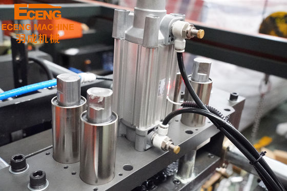 Machine 6000BPH de soufflage de corps creux d'ANIMAL FAMILIER de 4 cavités pour la chaîne de production minérale de bouteille d'eau