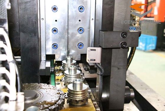 contrôle de PLC du fabricant XINJE de bouteille de machine de soufflage de corps creux de bout droit de l'ANIMAL FAMILIER 52kW