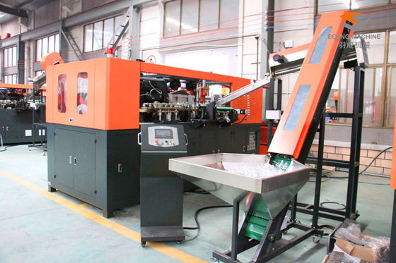 machine de soufflement 4.5*2.0*2.3m de bouteille complètement automatique d'ANIMAL FAMILIER de la cavité 6000bpn 4